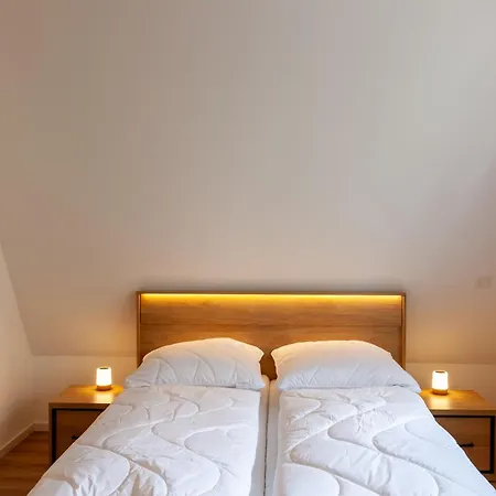 Hirschmann 7 Mit Sauna, Kamin, Balkon *