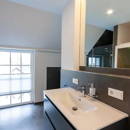 Hirschmann 7 Mit Sauna, Kamin, Balkon *