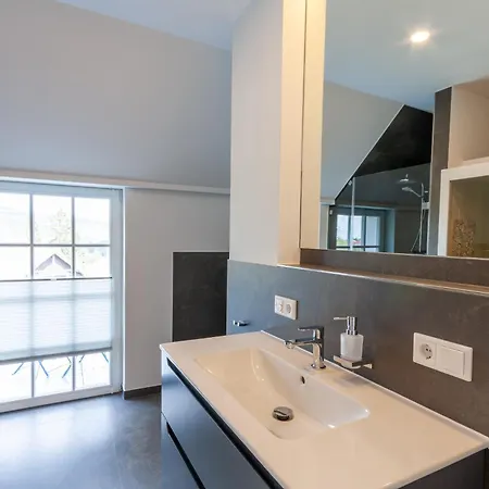 Hirschmann 7 Mit Sauna, Kamin, Balkon דירה